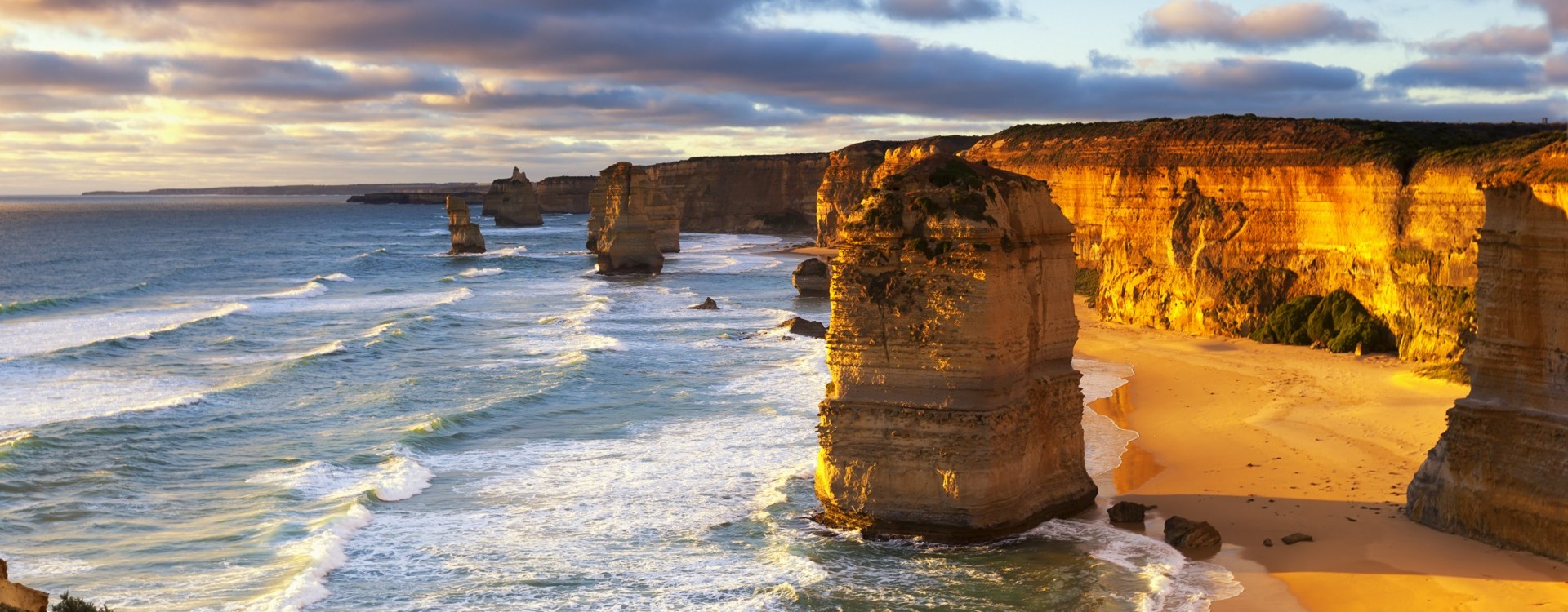 Drive along the scenic Great Ocean Road and view the world famous Twelve Apostles